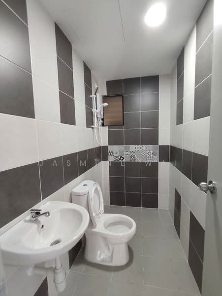 Service Residence for Rent at Residensi Emas - Jasmine Wai - Bathroom - PropertyGuru.com.my