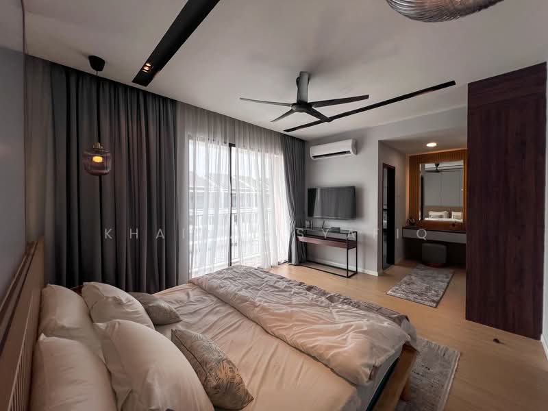 2-storey Terraced House for Sale in Shah Alam (Selangor) - Khairul Syafiq - Master Bedroom - PropertyGuru.com.my