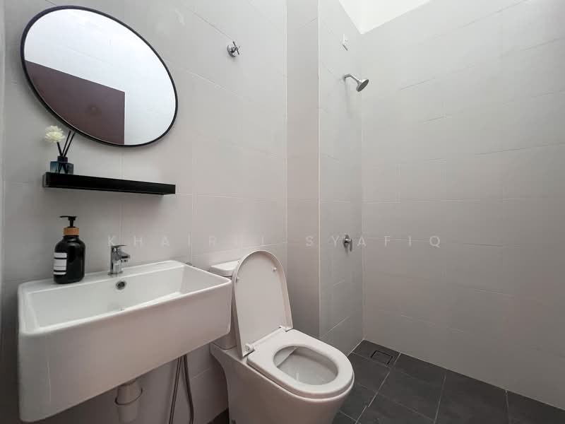 2-storey Terraced House for Sale in Shah Alam (Selangor) - Khairul Syafiq - Bathroom 1 - PropertyGuru.com.my