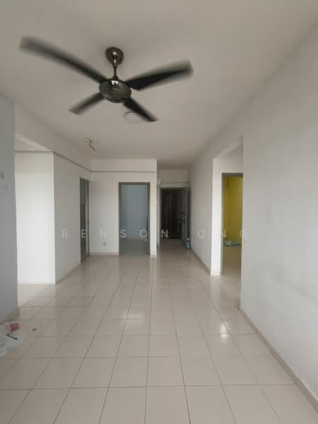 Pangsapuri untuk Dijual di Villa Krystal @ Bandar Selesa Jaya - Benson Ong - Living Room - PropertyGuru.com.my