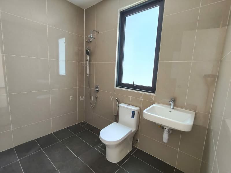 3.5-storey Terraced House for Rent in Damansara Perdana (Selangor) - Emily Tan - Bathroom - PropertyGuru.com.my