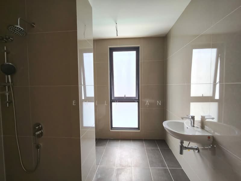 3.5-storey Terraced House for Rent in Damansara Perdana (Selangor) - Emily Tan - Bathroom - PropertyGuru.com.my