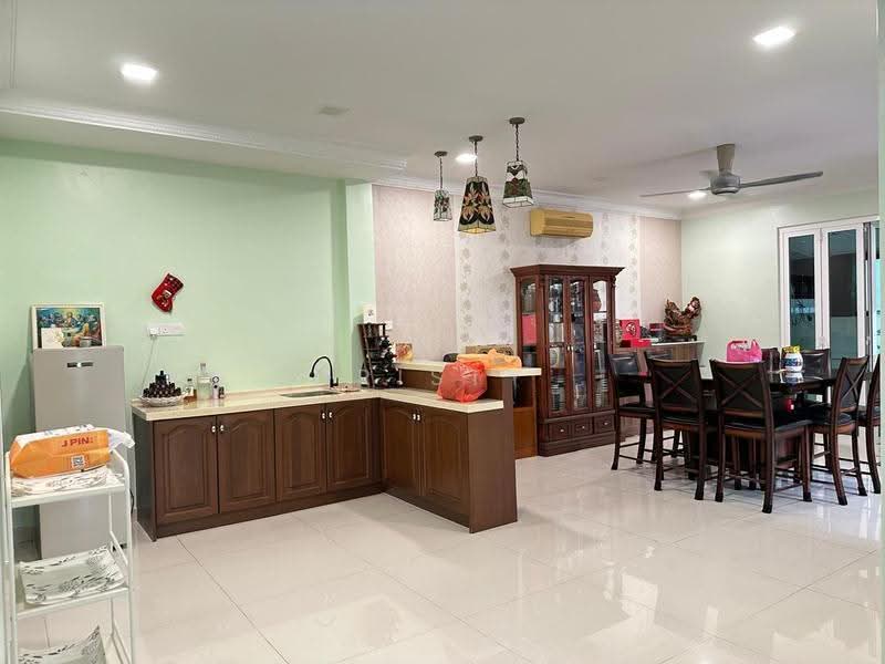 Rumah Berkembar untuk Dijual di Taman Bukit Serdang (Seri Kembangan) - Christy Chan - Kitchen - PropertyGuru.com.my
