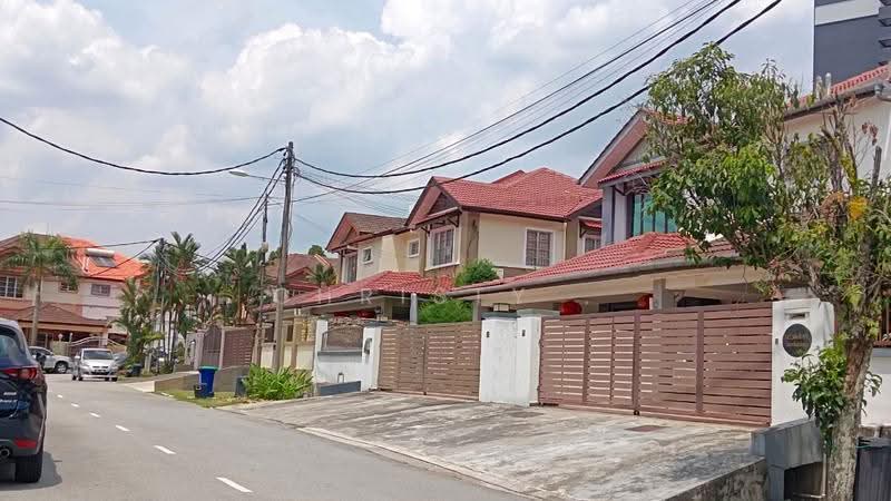 Rumah Berkembar untuk Dijual di Taman Bukit Serdang (Seri Kembangan) - Christy Chan - Exterior - PropertyGuru.com.my