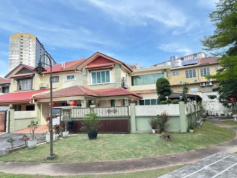 Rumah Berkembar untuk Dijual di Taman Bukit Serdang (Seri Kembangan) - Christy Chan - Exterior - PropertyGuru.com.my