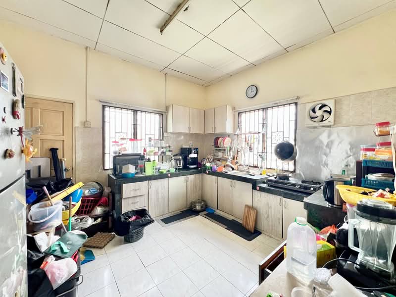 Bungalow for Sale in Taman Pinggiran Putra (Seri Kembangan) - Aiman Allam - PropertyGuru.com.my