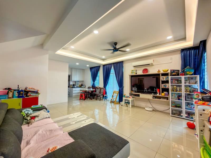 Semi-Detached House for Sale in Bandar Saujana Putra (Tanjong Duabelas) - Nurul Naemah - Living Room - PropertyGuru.com.my
