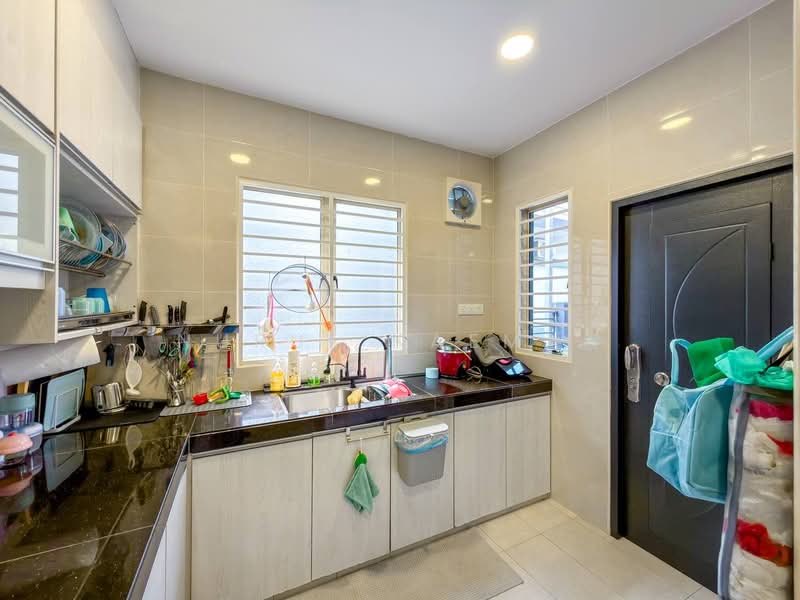 Semi-Detached House for Sale in Bandar Saujana Putra (Tanjong Duabelas) - Nurul Naemah - PropertyGuru.com.my