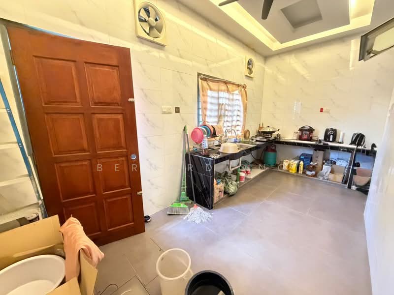 2-storey Terraced House for Sale in Bandar Tasik Puteri (Rawang) - Bernard Ong - Kitchen - PropertyGuru.com.my