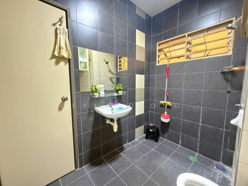 2-storey Terraced House for Sale in Bandar Tasik Puteri (Rawang) - Bernard Ong - Bathroom - PropertyGuru.com.my
