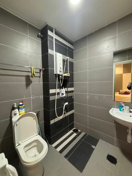 Cluster House for Sale in Johor Bahru (Johor) - Loh Kok Hui - Bathroom - PropertyGuru.com.my