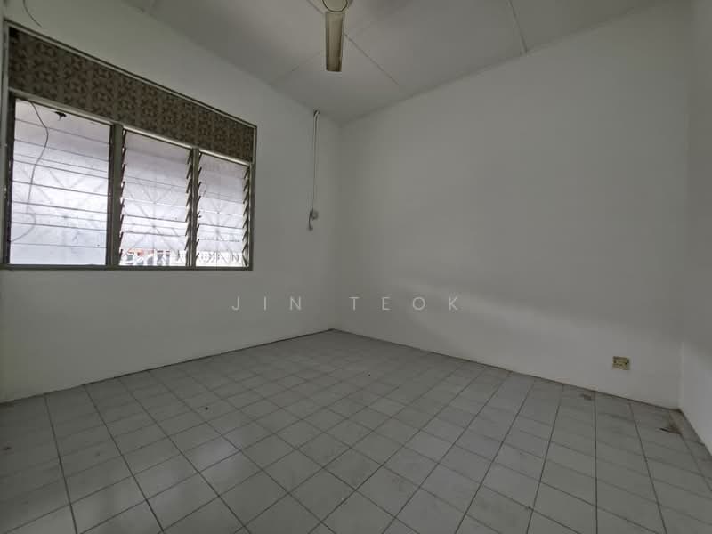 1-storey Terraced House for Sale in Taman Johor Jaya (Johor Bahru) - Jin Teok - Interior - PropertyGuru.com.my