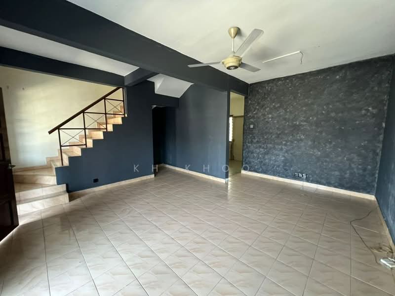 Terraced House for Sale in Usj 12 (Subang Jaya) - KH Khoo - Living Room - PropertyGuru.com.my