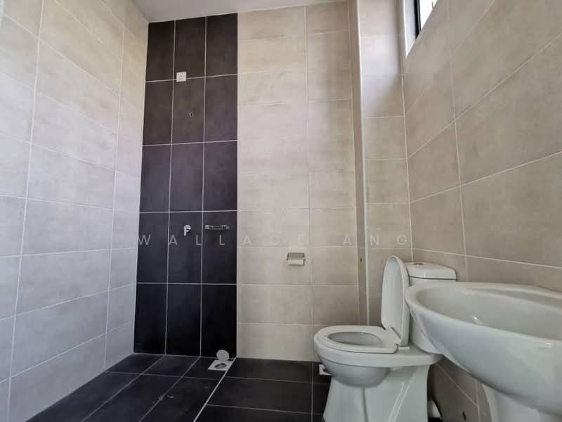 Rumah Kluster untuk Dijual di Taman Mutiara Mas (Skudai) - Wallace Ang - Bathroom - PropertyGuru.com.my