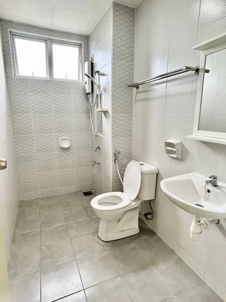 Pangsapuri untuk Dijual di Austin Suites (Permata Austin) - Catherine Koo - Bathroom - PropertyGuru.com.my