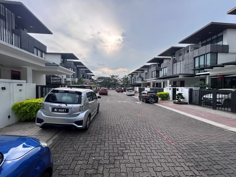 3-storey Terraced House for Sale in Puchong (Selangor) - Jaze Ong - Exterior - PropertyGuru.com.my