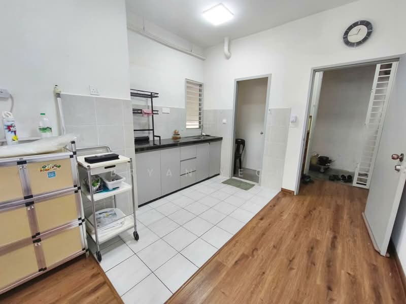 Pangsapuri untuk Disewa di Kemuning Idaman - Bryan Yeoh - Kitchen - PropertyGuru.com.my