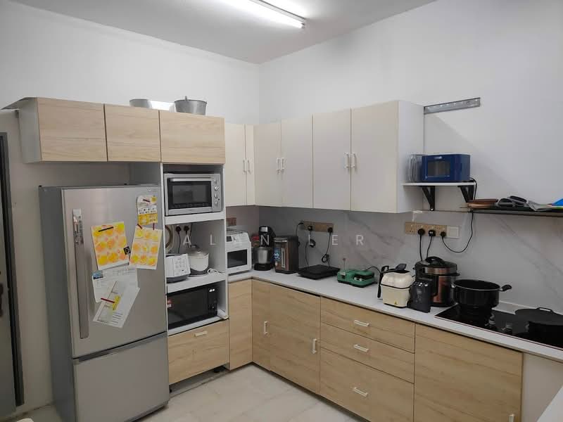 Semi-Detached House for Sale in Taman Johor Jaya (Johor Bahru) - Alan Ler - Kitchen - PropertyGuru.com.my