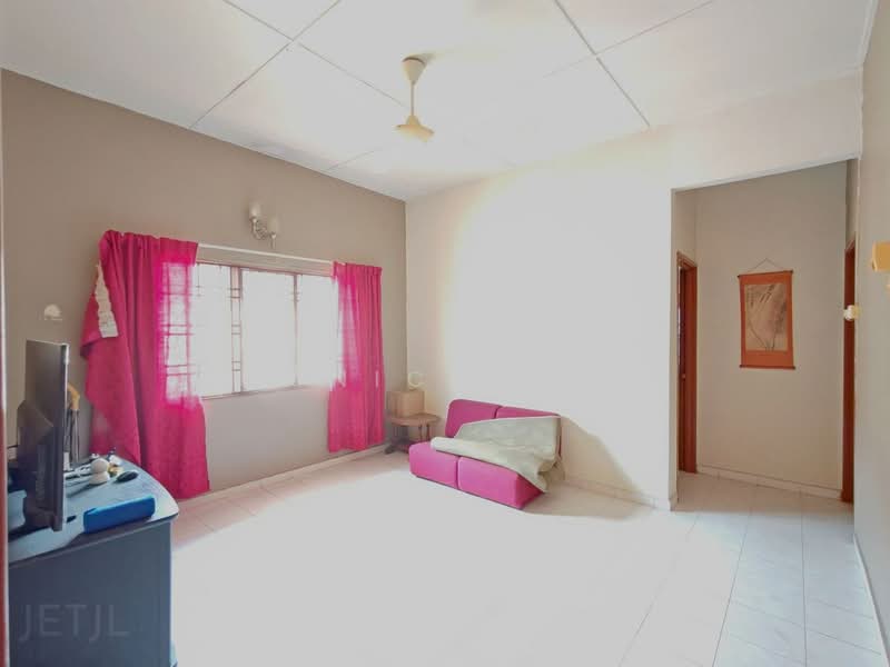 Semi-Detached House for Sale in Taman Saga (Klang) - Eunice Lim - Living Room - PropertyGuru.com.my