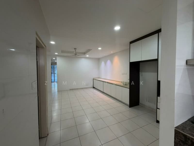 2-storey Terraced House for Sale in Puncak Alam (Selangor) - Zamani Ishak - Living Room - PropertyGuru.com.my