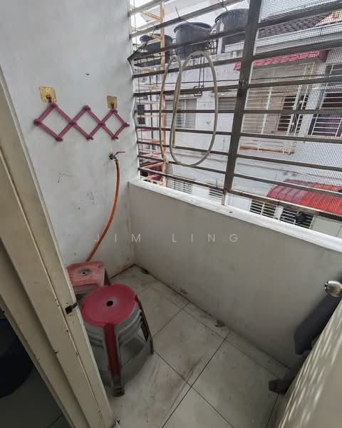 Rumah Bandar untuk Disewa di Puchong (Selangor) - Jim Ling - Balcony - PropertyGuru.com.my