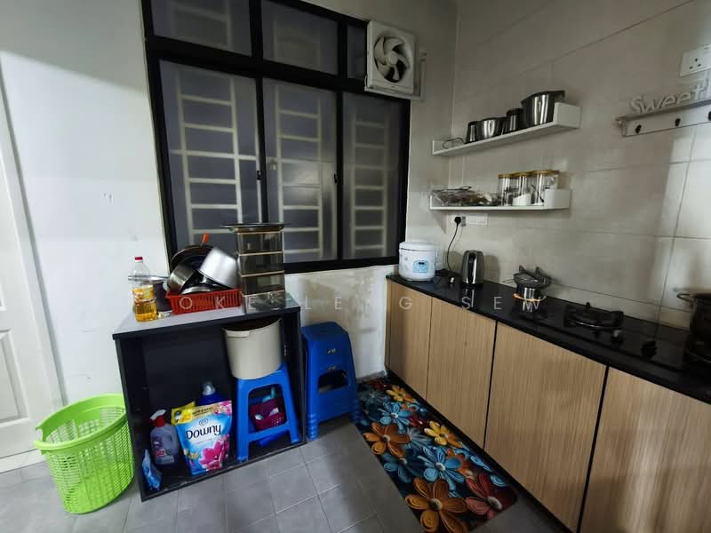 Condominium for Sale at Atmosfera Kondominium - Yoke Leng Sew - Kitchen - PropertyGuru.com.my