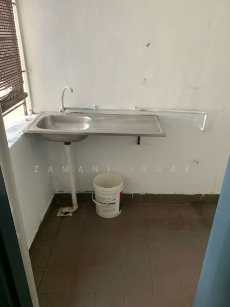 Pangsapuri untuk Dijual di Pangsapuri Akasia (Bandar Botanic) - Zamani Ishak - Interior - PropertyGuru.com.my