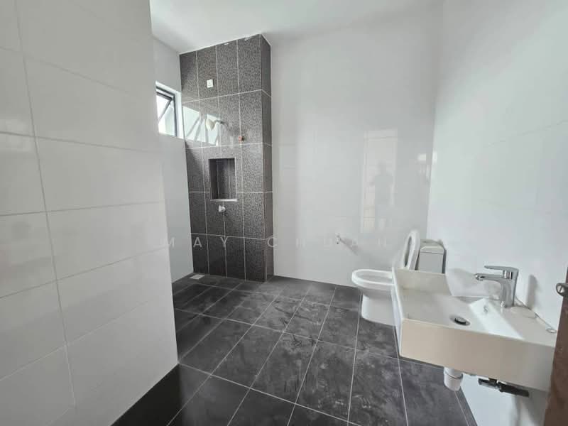 Rumah Berkembar untuk Dijual di Senai (Kulai) - May Chuah - Bathroom - PropertyGuru.com.my