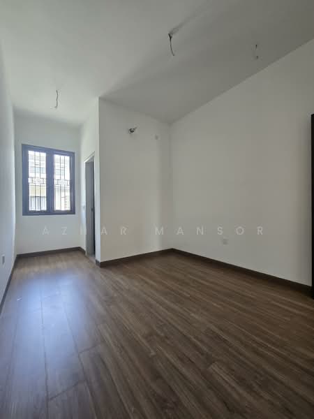 2-storey Terraced House for Sale in Elmina (Shah Alam) - Azhar Mansor - Bedroom 1 (1st Floor) - PropertyGuru.com.my