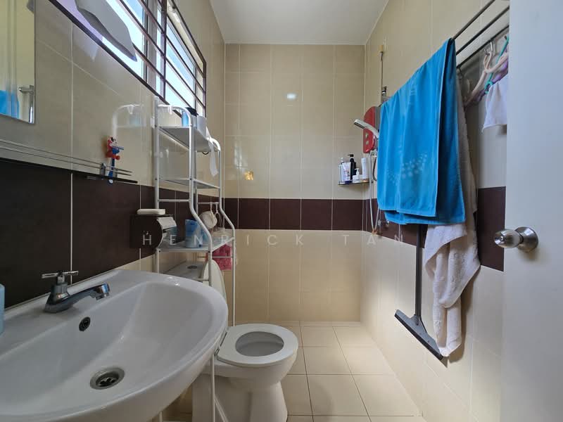2-storey Terraced House for Rent in Kota Kemuning (Shah Alam) - Henrick Tan - Bathroom - PropertyGuru.com.my
