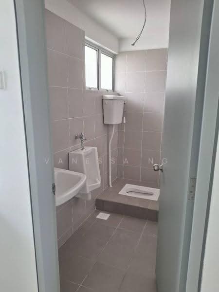 Shop for Sale in Saujana Utama (Selangor) - Vanessa Ng - Bathroom - PropertyGuru.com.my