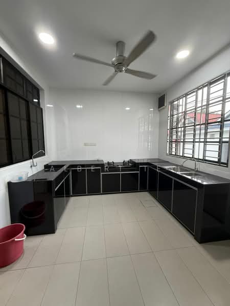 Rumah Teres 1 Tingkat untuk Disewa di Ulu Tiram (Johor) - Albert Tey - Kitchen - PropertyGuru.com.my