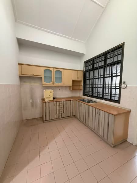 Rumah Teres 1 Tingkat untuk Disewa di Ulu Tiram (Johor) - Albert Tey - Kitchen - PropertyGuru.com.my