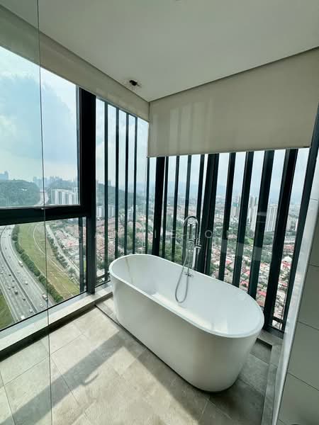 For Rent - Twy Duplex Condos