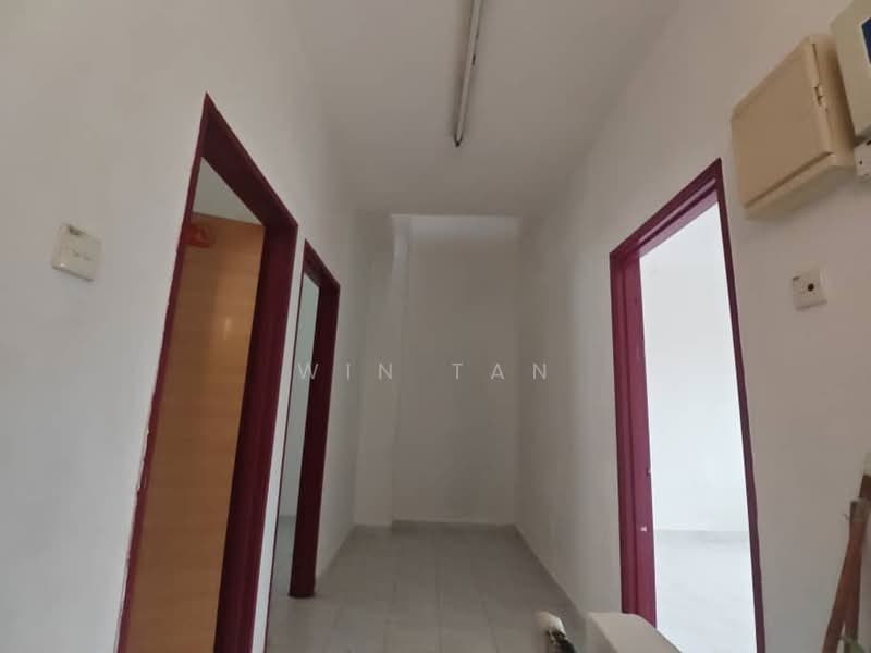 Rumah Teres 2 Tingkat untuk Dijual di Taman Setia Indah (Tebrau) - Win Tan - Corridor - PropertyGuru.com.my