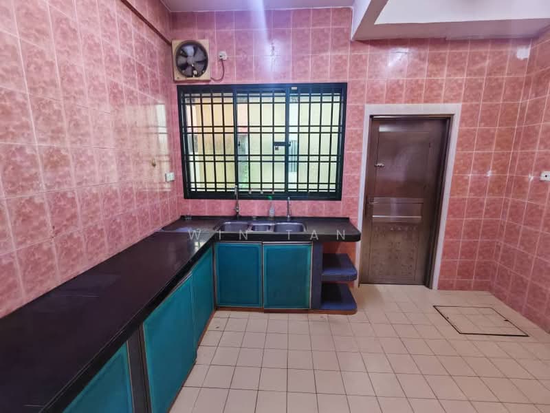 Rumah Teres 2 Tingkat untuk Dijual di Taman Setia Indah (Tebrau) - Win Tan - Kitchen - PropertyGuru.com.my