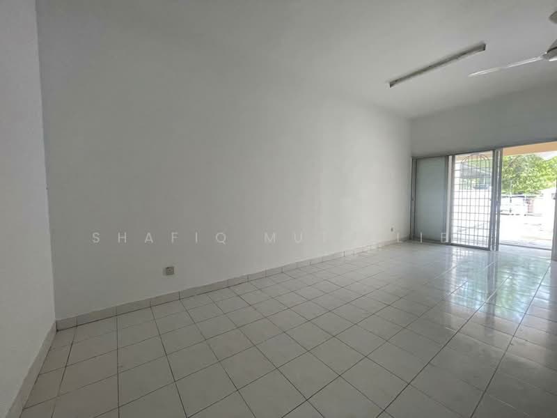Rumah Teres 2.5 Tingkat untuk Disewa di Balakong (Selangor) - Shafiq Muttalib - Living Room - PropertyGuru.com.my
