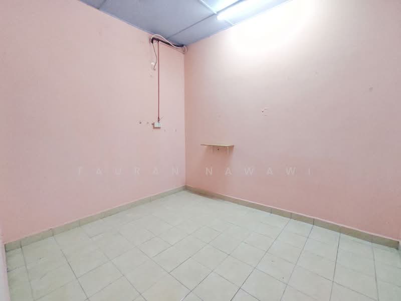 1-storey Terraced House for Sale in Taman Sri Serdang (Seri Kembangan) - Fauran Nawawi - PropertyGuru.com.my