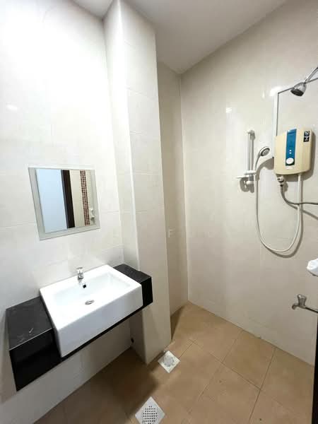 Semi-Detached House for Sale in Taman Ponderosa (Johor Bahru) - Ben Foo - Bathroom - PropertyGuru.com.my