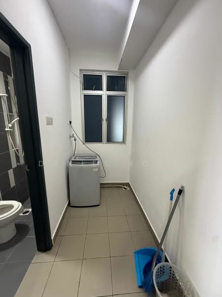 Service Residence for Sale at D'Ambience Residences (Pangsapuri Ikatan Flora) - Daniel Yong - Bathroom - PropertyGuru.com.my