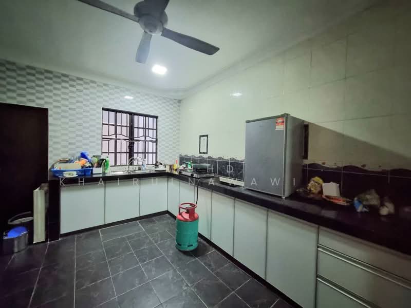 2-storey Terraced House for Sale in U5, Taman Subang Bestari (Shah Alam) - Muhd Khairulnawawi Kamaruddin - Kitchen - PropertyGuru.com.my