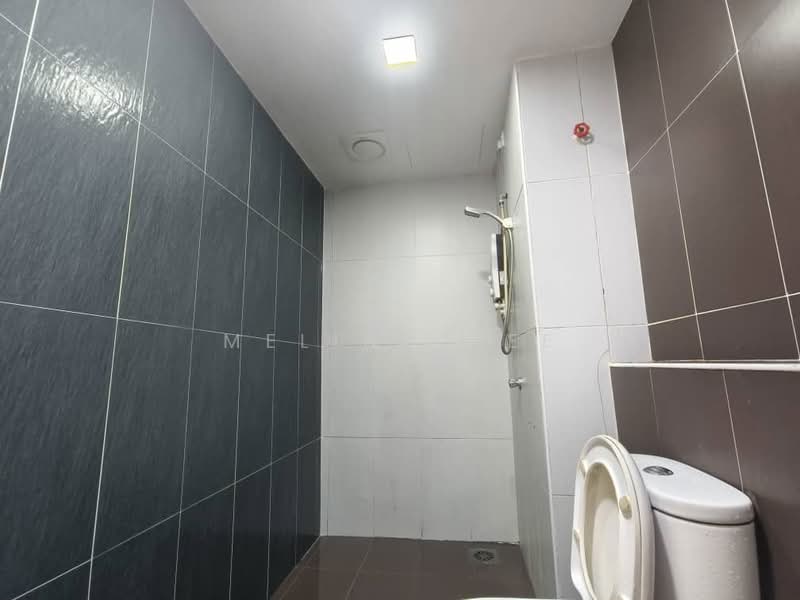 Servis Apartment untuk Dijual di The Garden Residences - Melinda Ee - Bathroom - PropertyGuru.com.my