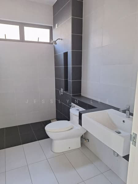 Semi-Detached House for Sale in Eco Majestic (Semenyih) - Jesslyn Lee - Bathroom - PropertyGuru.com.my