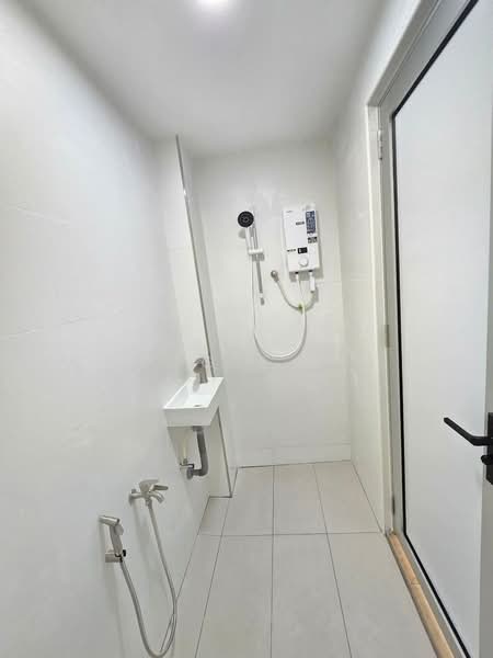Flat for Sale at Rumah Pangsa Akasia - Maggie Lee - Bathroom - PropertyGuru.com.my