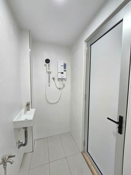 Flat for Sale at Rumah Pangsa Akasia - Maggie Lee - Bathroom - PropertyGuru.com.my