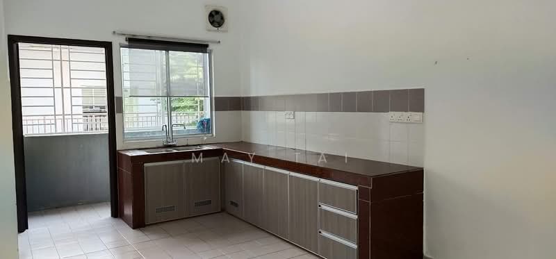 Pangsapuri untuk Disewa di Taman Tropika 2 (Kajang) - May Tai - Kitchen - PropertyGuru.com.my