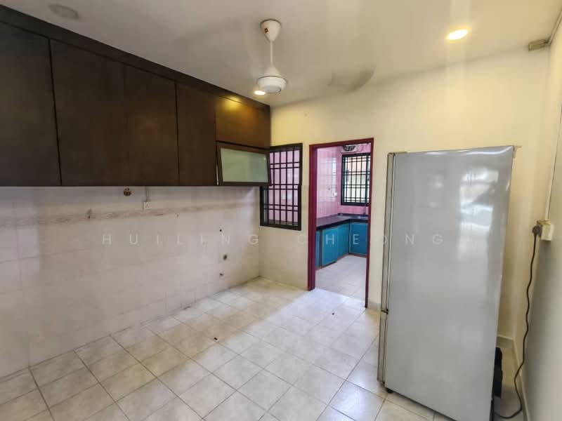 2-storey Terraced House for Sale in Johor Bahru (Johor) - Huiling Cheong - Kitchen - PropertyGuru.com.my