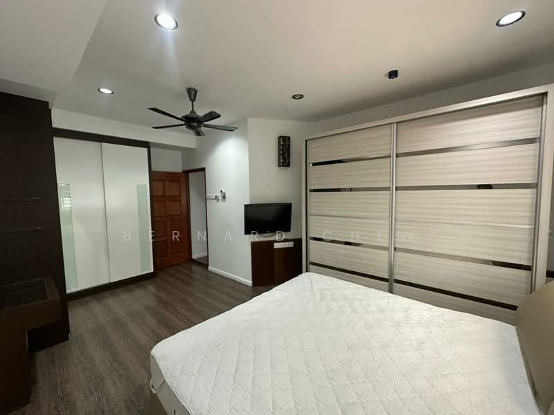 1.5-storey Terraced House for Sale in Batu Maung (Penang) - Bernard Chew - Bedroom - PropertyGuru.com.my