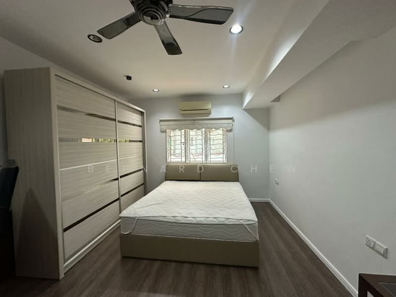 1.5-storey Terraced House for Sale in Batu Maung (Penang) - Bernard Chew - Bedroom - PropertyGuru.com.my