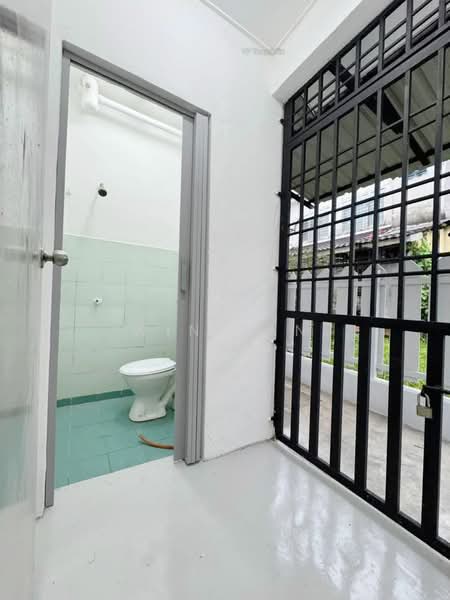 Rumah Teres 2 Tingkat untuk Dijual di Taman Cahaya Masai (Pasir Gudang) - Win Tan - Bathroom - PropertyGuru.com.my